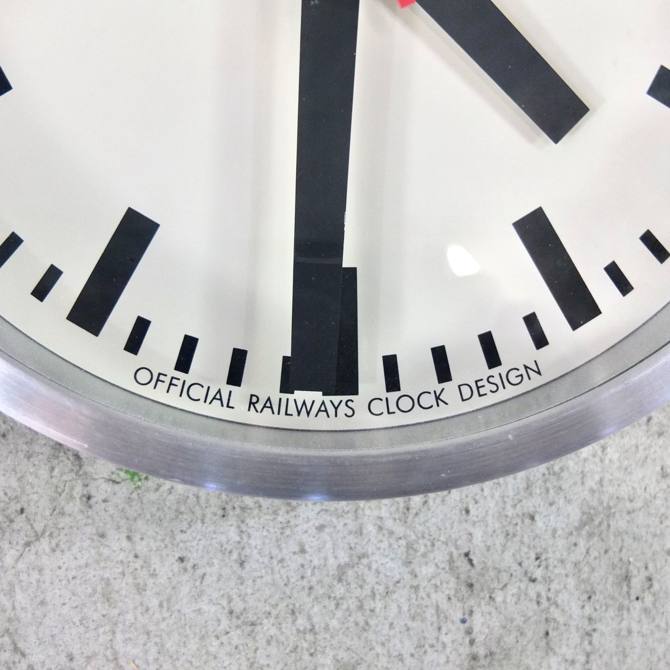Mondaine Orologi da terra & Orologi da parete: Mondaine SBB CFF FFS Wanduhr – Usato da Basel venduto da Brocki-auf-dem-Wolf 4