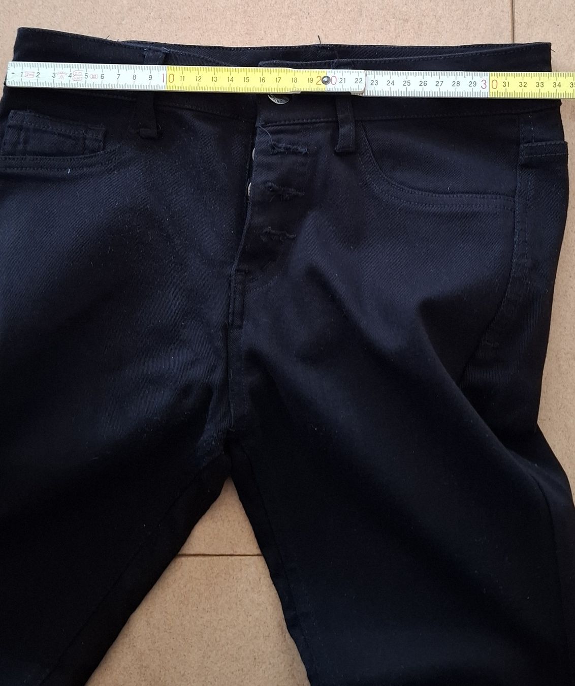 Jeans: Jeans schwarz Grösse M von Chicoree – Gebraucht aus Thun von lede 4
