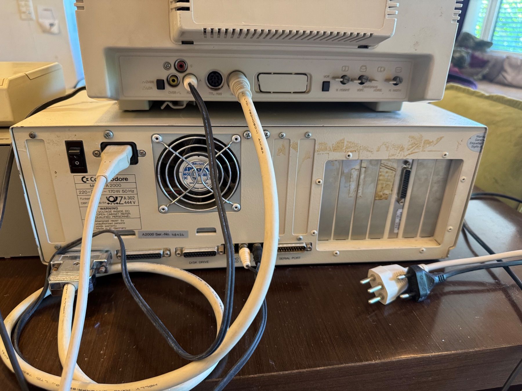 Commodore PCs: Commodore 164, Amiga 2000 mit 100 Spielen – D'occasion à Stallikon par Alexandarveliki 4