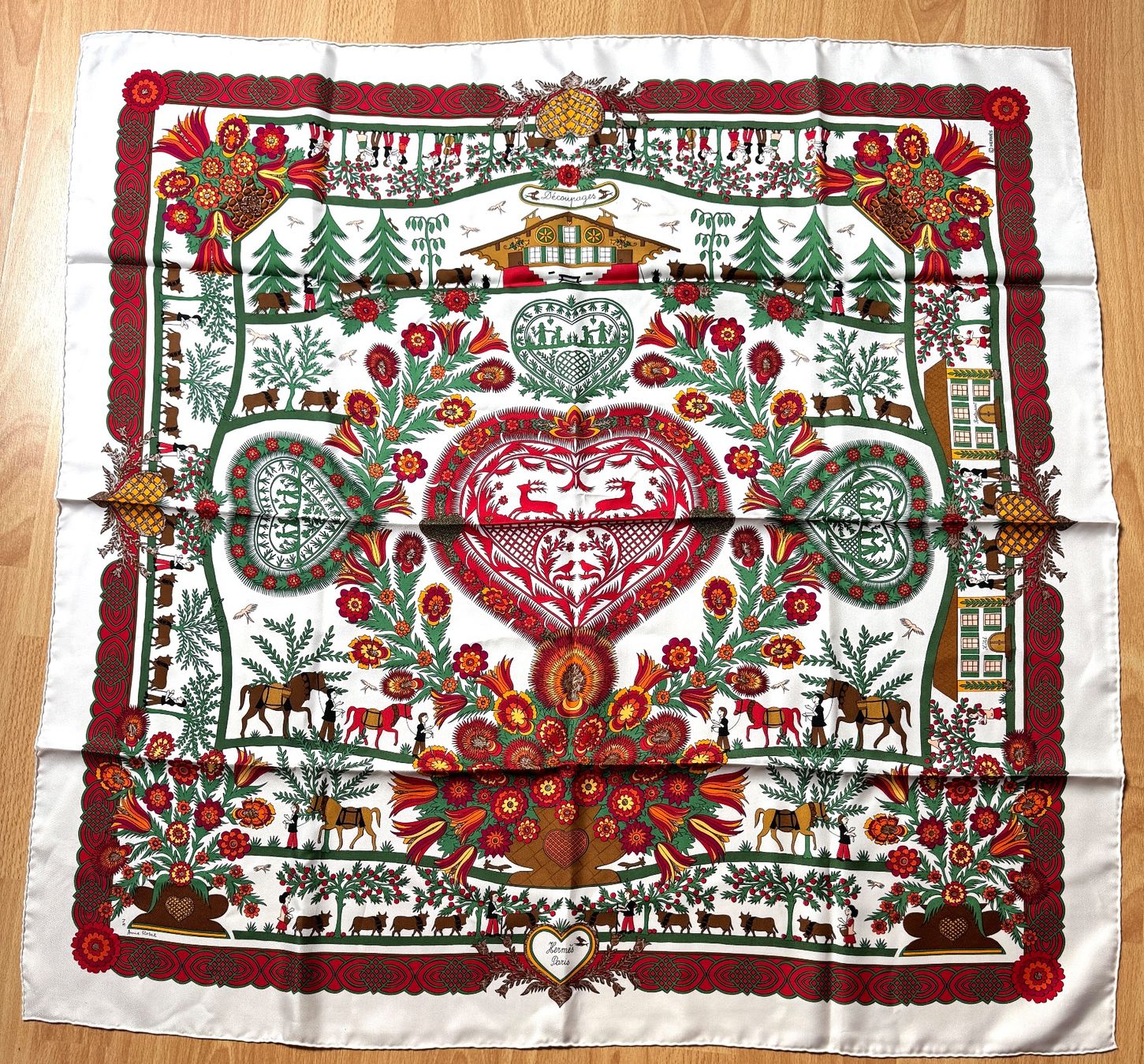 Hermès Foulards & écharpes: Carré Hermès Anne Rosat "Découpages" – Neuf (Voir description) à Affoltern am Albis par goodthings_ 2