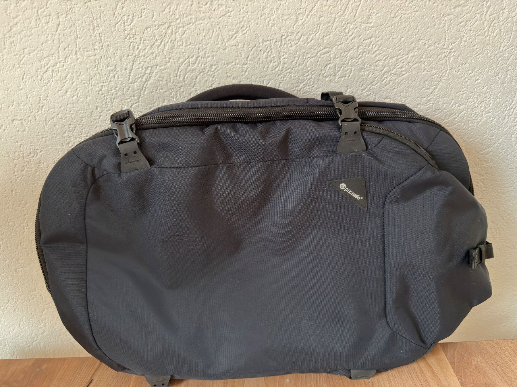 Pacsafe Zaini: PACSAFE Freizeitrucksack Venturesafe EXP45 – Usato da Fahrni b. Thun venduto da chrigu6574 4