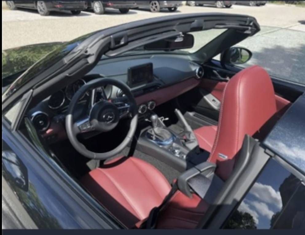 Autos: Mazda MX5 – D'occasion à La Roche FR par Maatea7 1
