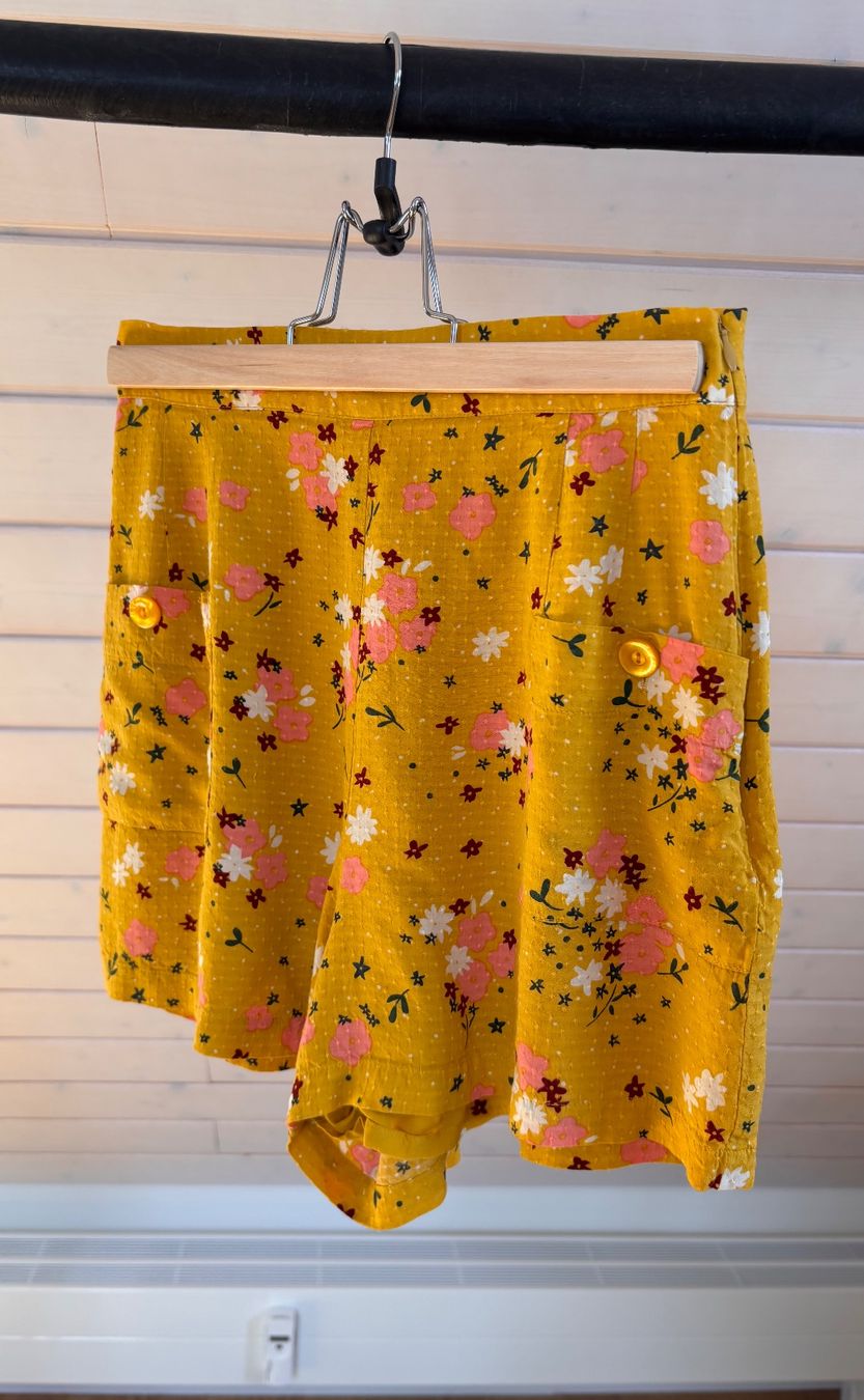 Pantaloni: Des Petits Hauts floral summer shorts, waist: 66-67 cm – Nuovo (secondo la descrizione) da Kilchberg ZH venduto da ben_pc68 5