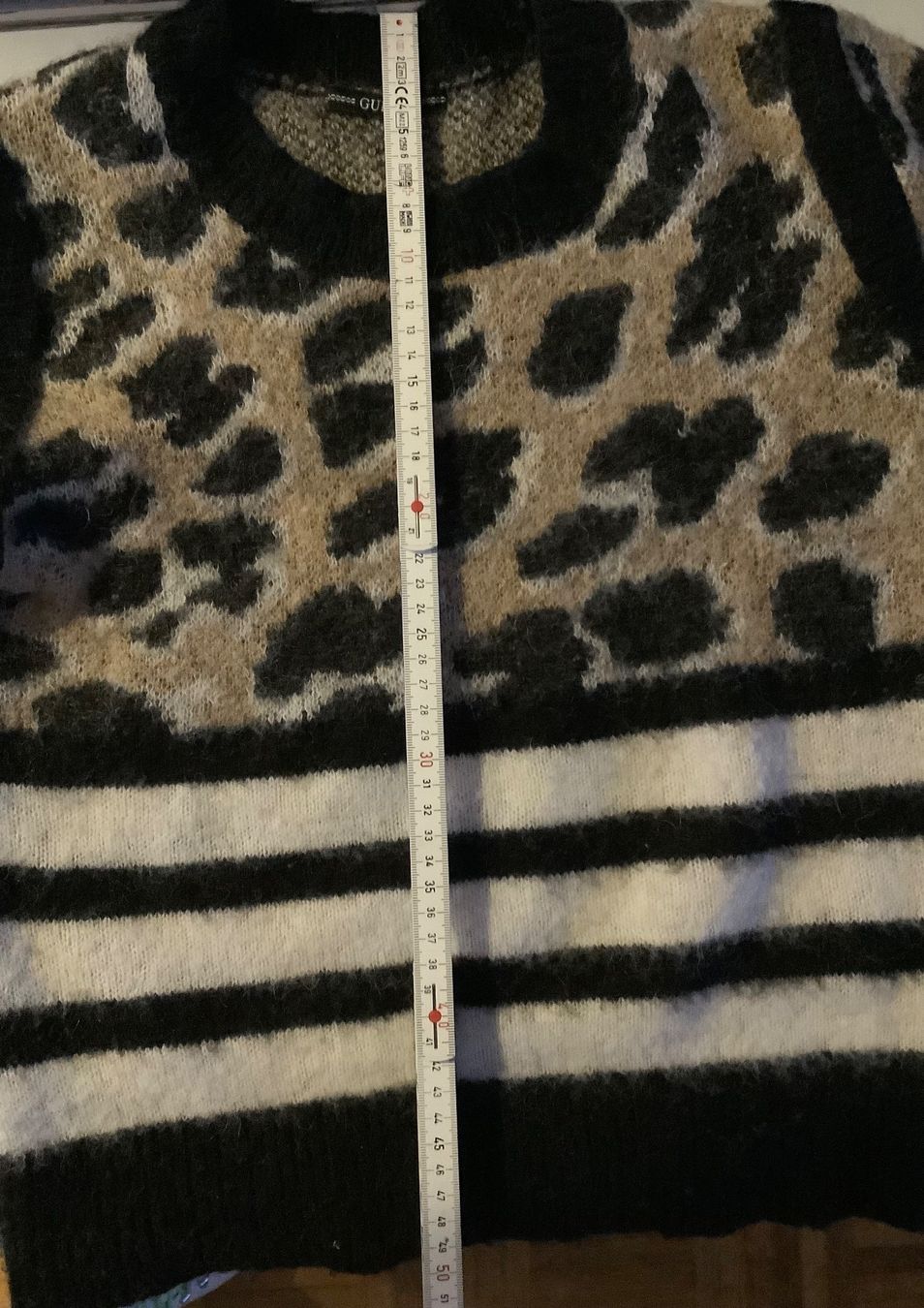 Guess Pullover & Sweatshirts: Guess Winter Pullover, Grösse S,  Leopardenmuster, warm👍 – Gebraucht aus Diessenhofen von vola123 2