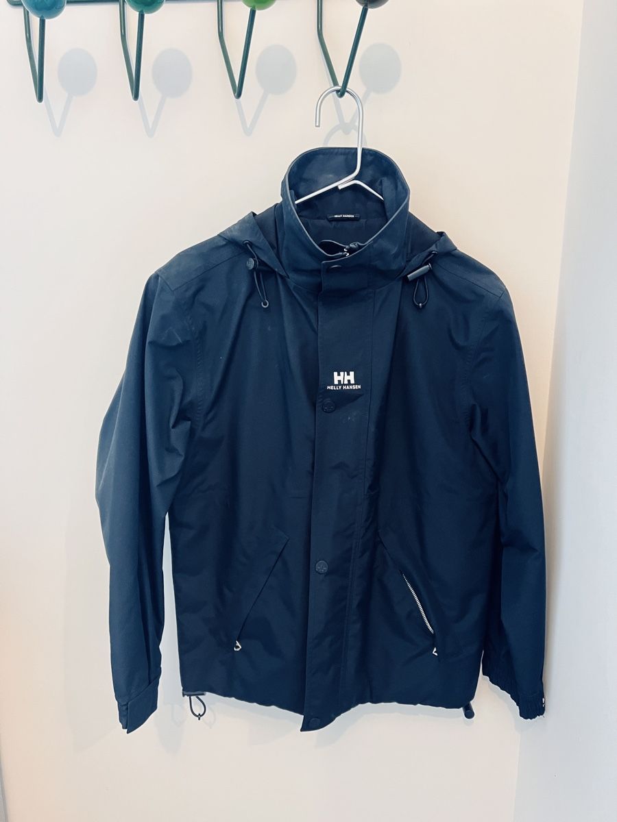 Sandro Giacche: Veste Helly Hansen x Sandro Paris – Usato da Montreux venduto da ZeAe