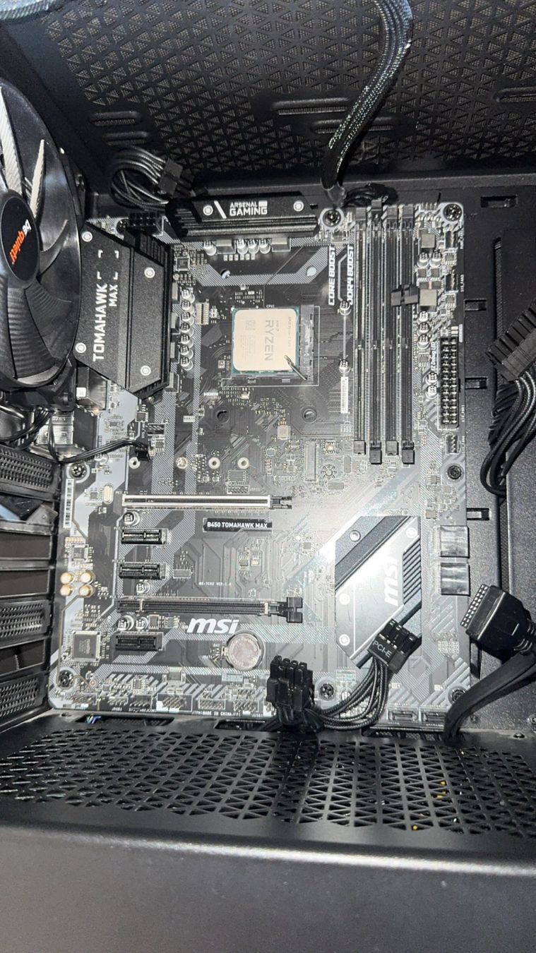 MSI Mainboards: MSI B450 TOMAHAWK MAX – gebraucht / Boot – Defekt aus Uster von jon_vmp7