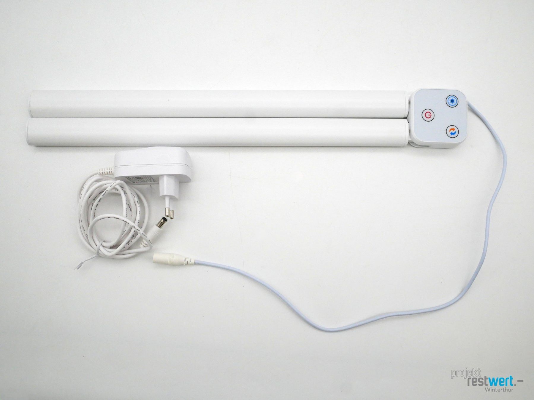 Lampade: LUXULA LED Schreibtischlampe, weiss – Nuovo (secondo la descrizione) da Winterthur venduto da Restwert_Winterthur 1