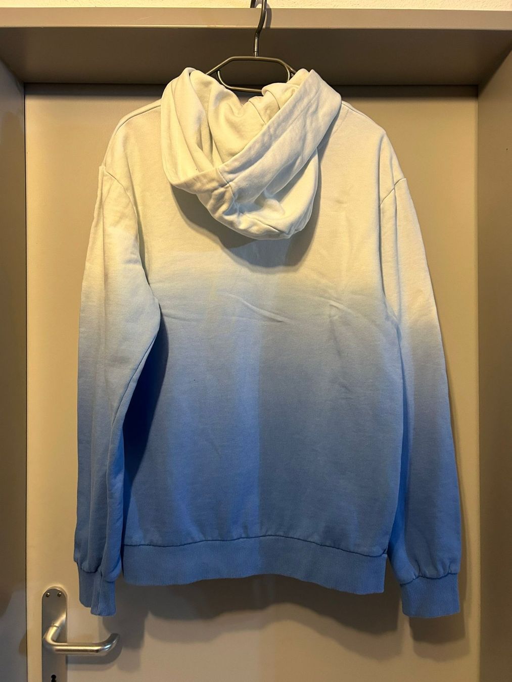Maglioni & Felpe: Karl Kani, Kapuzenpullover in Blau-Weiss – Usato da Oberurnen venduto da simgug 2