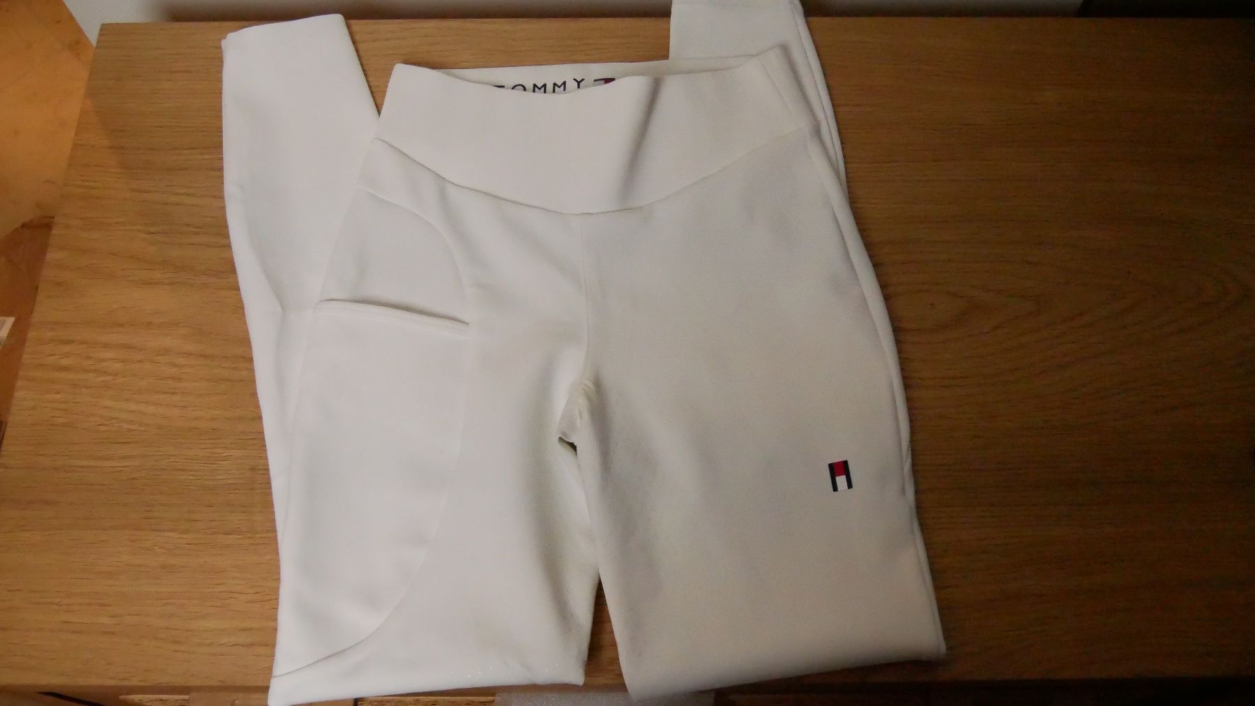 Tommy Hilfiger Pantaloni: Tommy Hilfiger Reithose Turnierreithose Concours weiss – Usato da Zürich venduto da julia_vina 2