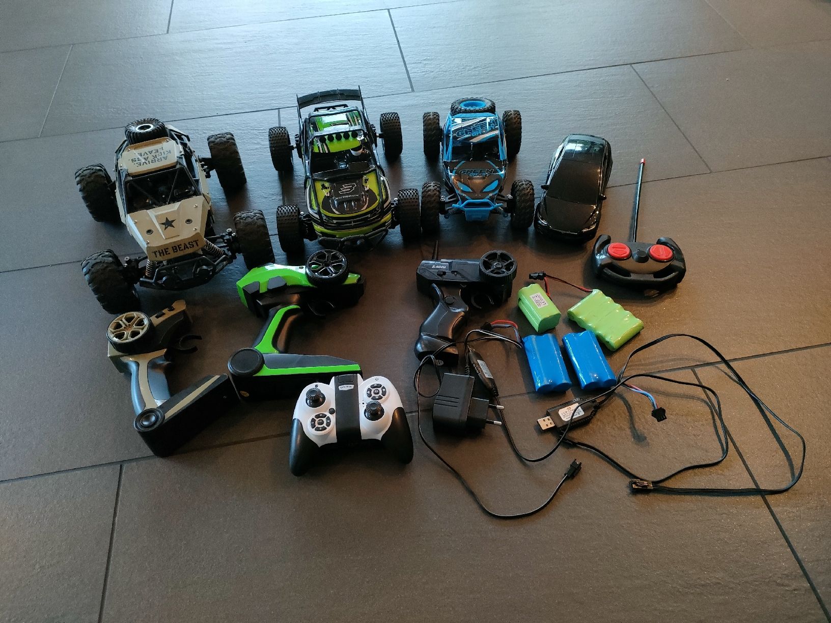 RC Kits de montage: Ferngesteuerte Autos – Défectueux à Therwil par OliviaH01