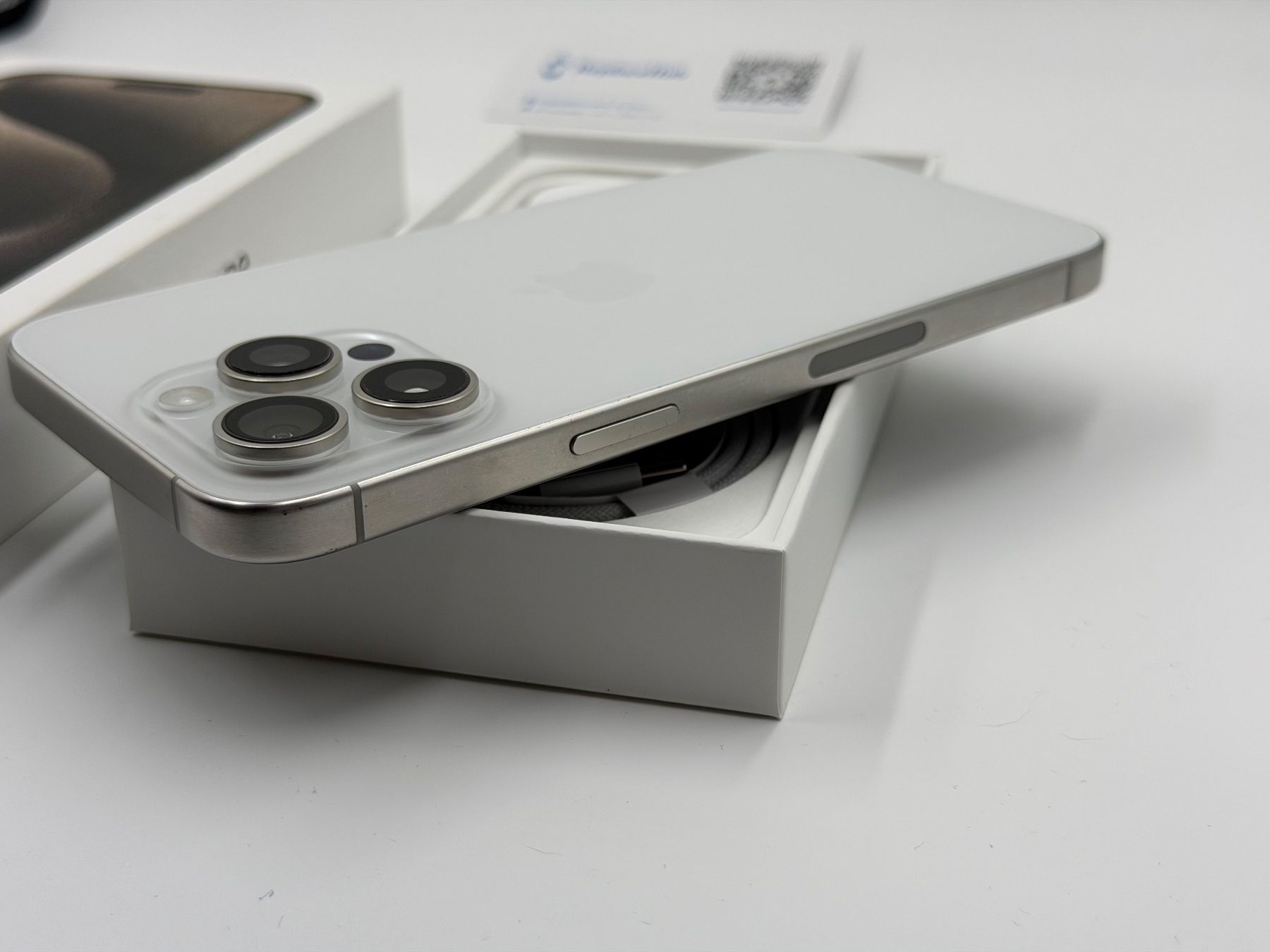 Apple Telefoni cellulari / Smartphones: IPhone 15Pro Max 256GB Weiss – Usato da Campocologno venduto da ReplaceHub 3