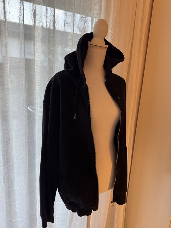 Weekday Pulls & Sweat-shirts: Moderner Schwarzer Weekday Kapuzenpullover, Grösse M – Neuf (Voir description) à Buchs AG par Bela11 1