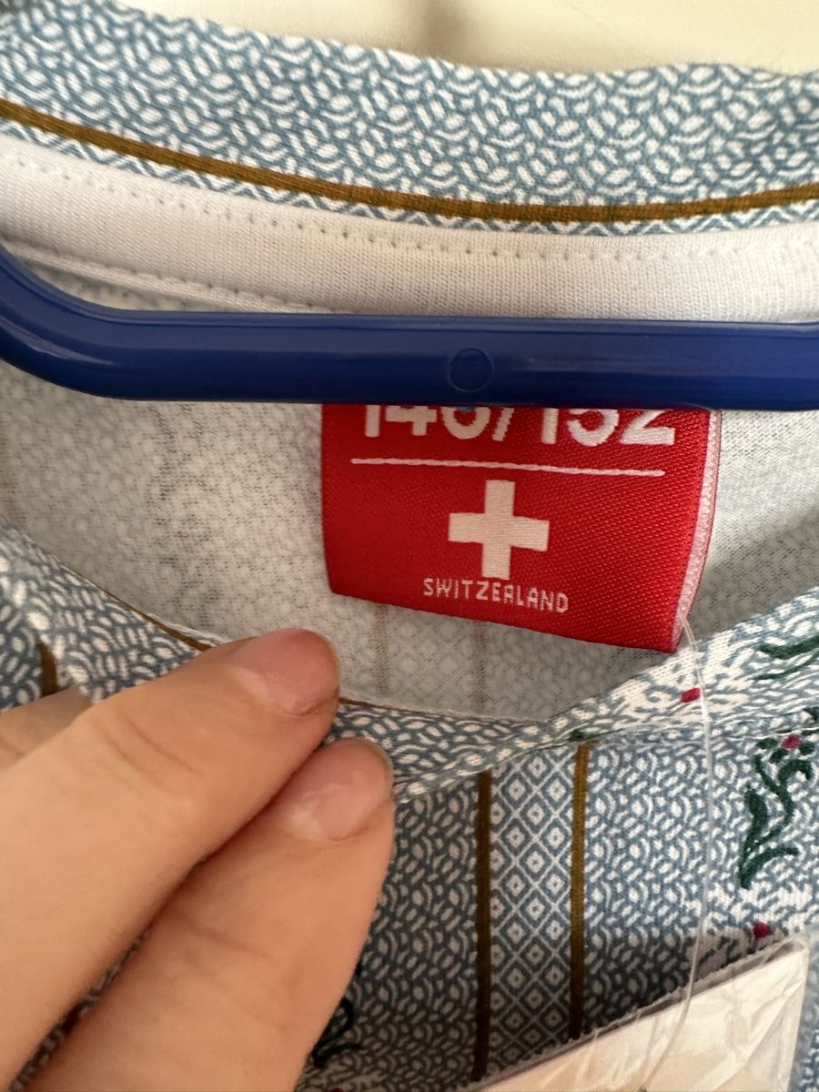Blusen, T-Shirts & Tops: T-shirt Switzerland neuf – Neu und originalverpackt aus Savagnier von Pivovar2 2