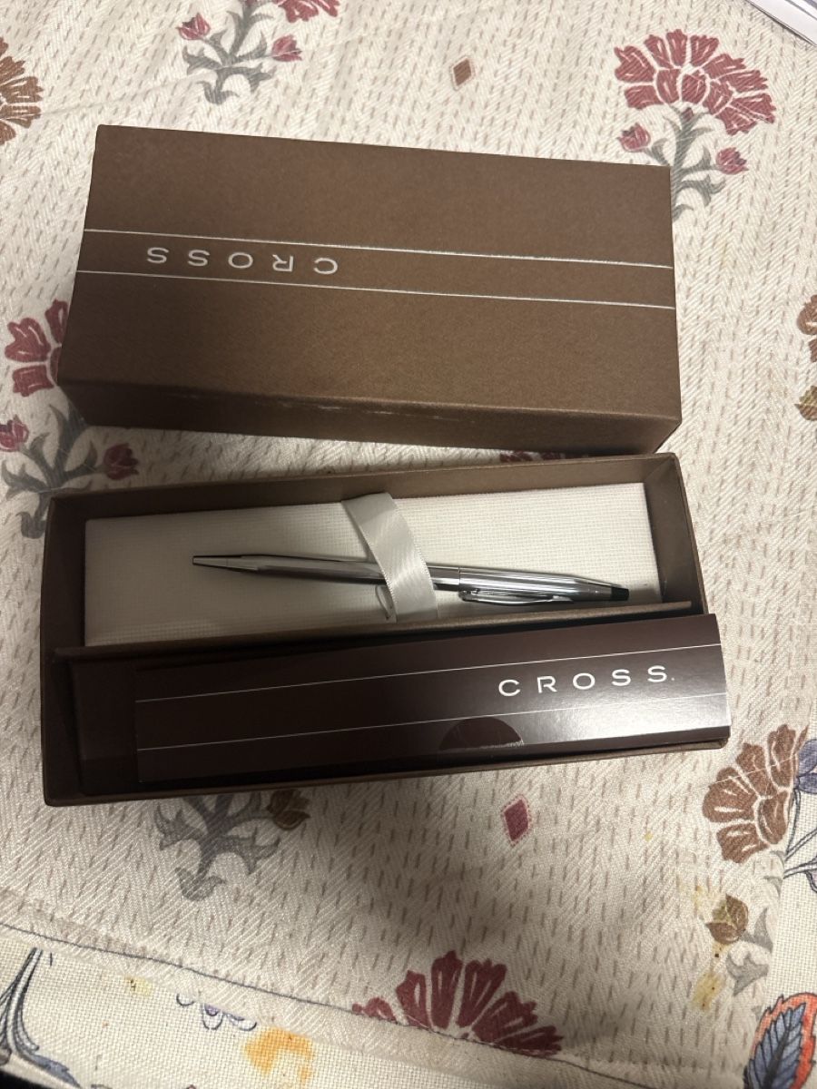 Penna & Evidenziatori: Cross ballpoint pen silver chrome with original box – Usato da Genthod venduto da gkthakur