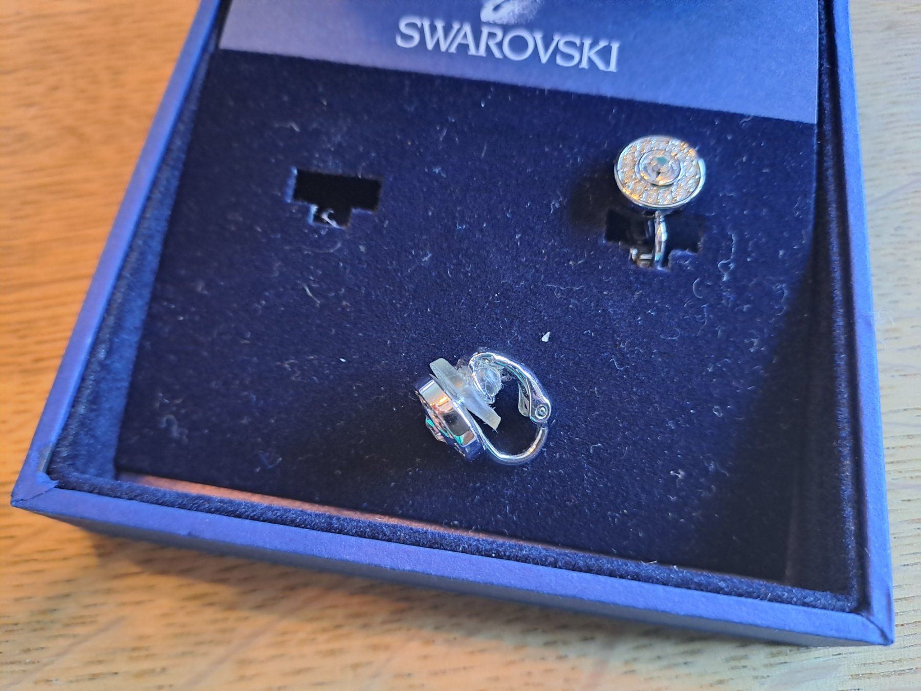 Swarovski Ohrringe & -stecker: Swarovski Ohrclips, neuwertig, mit Box – Gebraucht aus Wislikofen von beatriceelias 3
