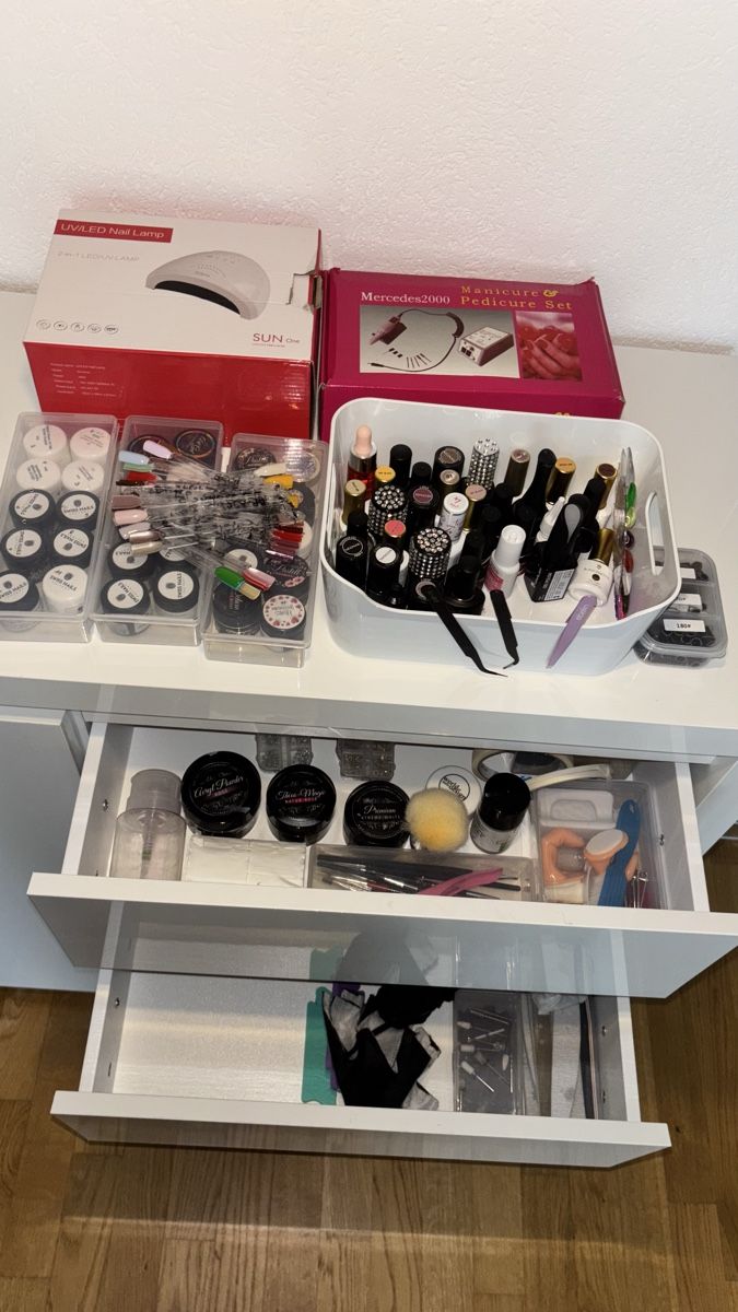 Unghie finte: Gelnägel Starterkit – Usato da Basel venduto da Lorena.mb