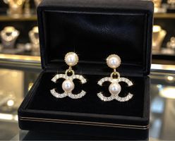 Elegante CC Design Perlen & Kristall Ohrringe – Luxuriöser 