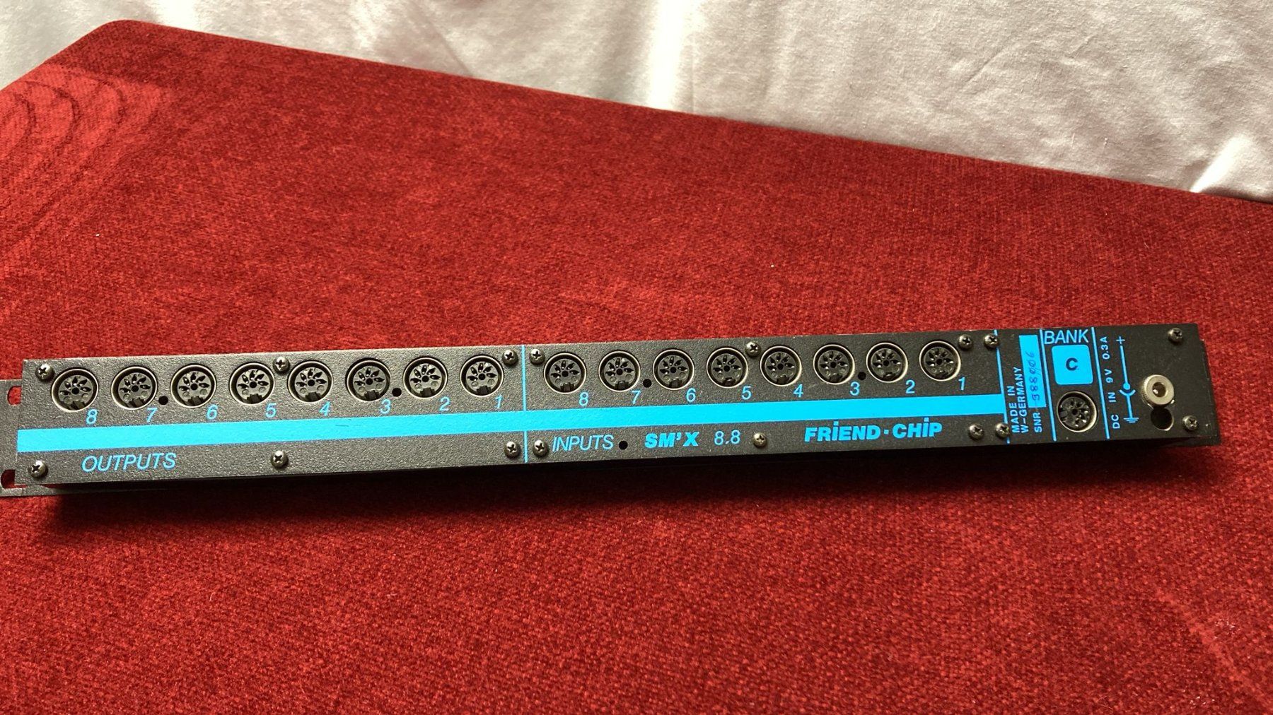 Strumenti musicali: Interface Friend-Chip SM'X 8.8 MIDI Patch Bay – Usato da Dietikon venduto da Rima57