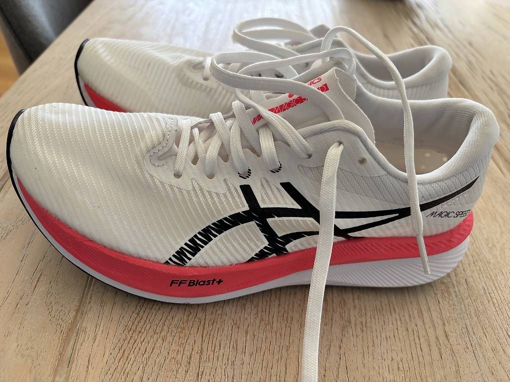 Scarpe da donna: ASICS Magic Speed Gr. 39.5 – Nuovo e nell'imballaggio originale da Lohn SH venduto da Chaeferli1303 1