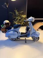 Lego Vespa 125 set 10298 light blue no box