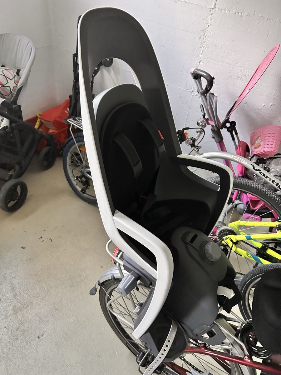 Hamax Seggiolini per auto: Siège d’enfants pour vélo  – Usato da Courrendlin venduto da MstfgkcaydiN
