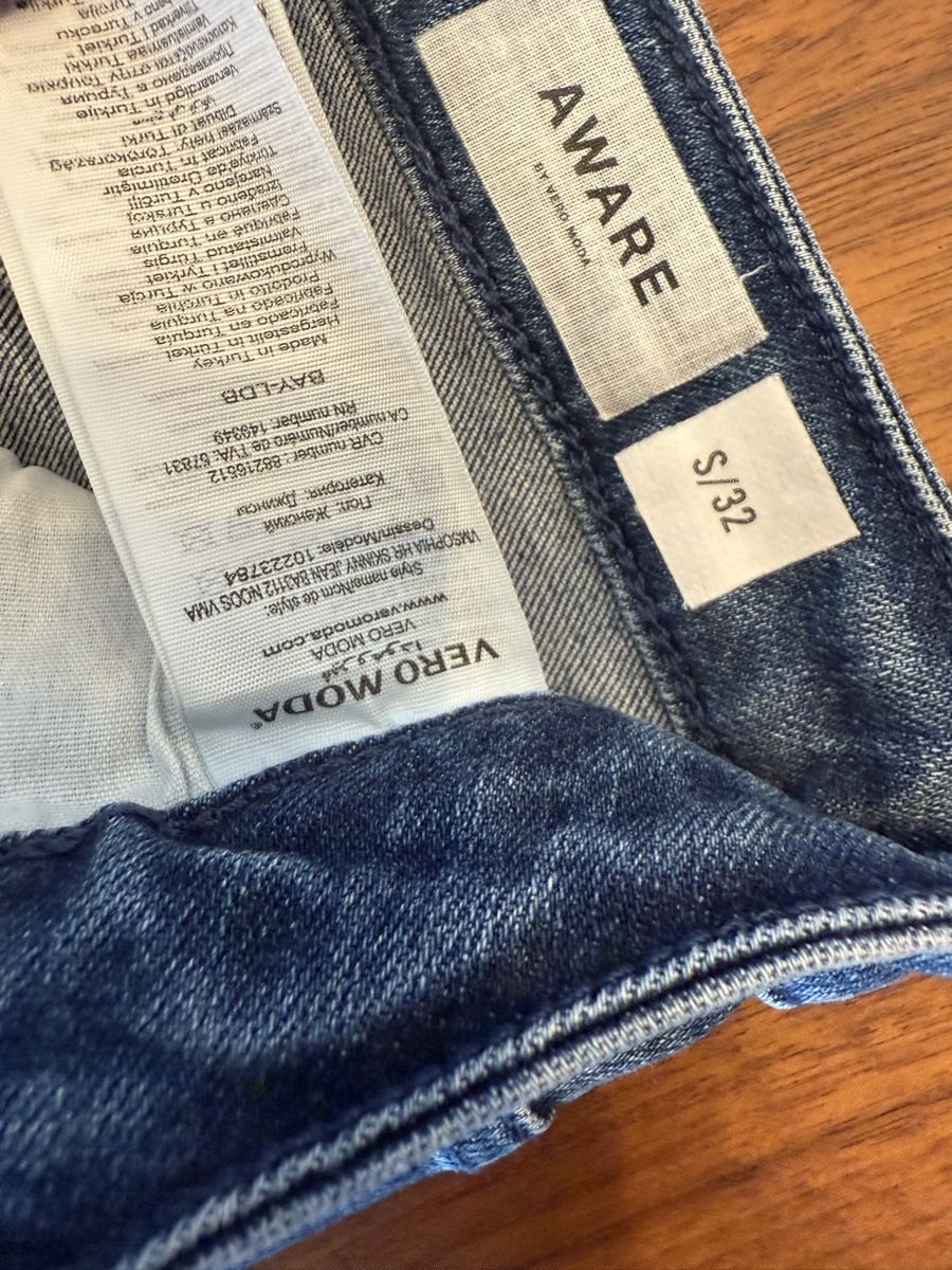 Vero Moda Jeans: Aware Jeans von Vero Moda, Grösse S/32, NEU – Neu (gemäss Beschreibung) aus Brüttisellen von Molemo 2