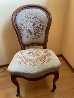 2 Chaises Louis XV tapissée  broderie florale