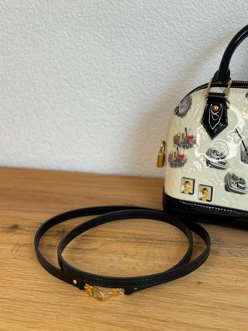 Louis Vuitton Borse da donna: Louis Vuitton Alma BB Stickers Vernis – Nuovo (secondo la descrizione) da Oensingen venduto da TheBaggyClub 5