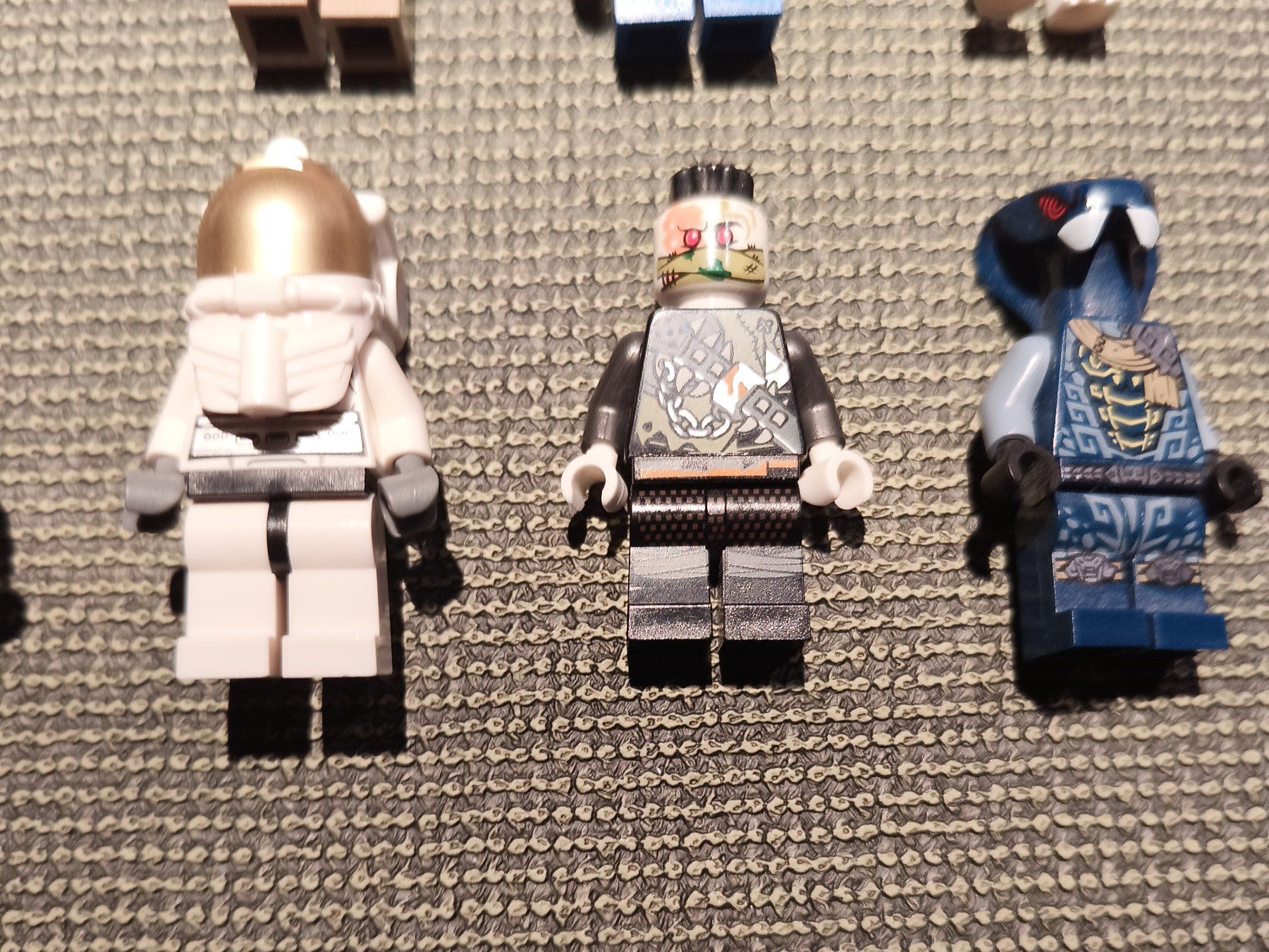 Lego Spielzeuge: Set 10 Lego Figuren (Comic und Action) – Gebraucht aus Meilen von FAVALLID 4