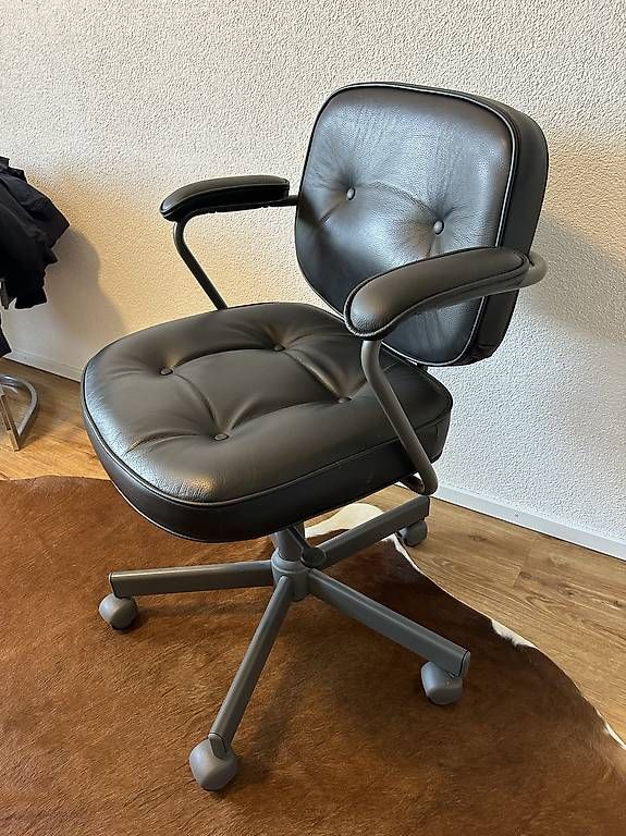 Stühle: Bürostuhl Leder schwarz/grau – Gebraucht aus Regensdorf von rob_c7xr 2