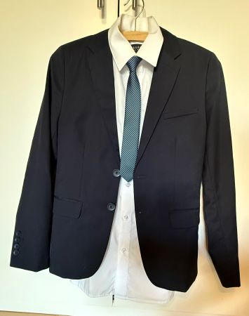 Eleganter Jungen Anzug Gr. 158 mit Hemd und Kravatte C&A