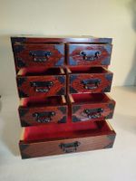 Asiatische Schmuck Kommode, Vintage Look, Top Zustand.(em3)