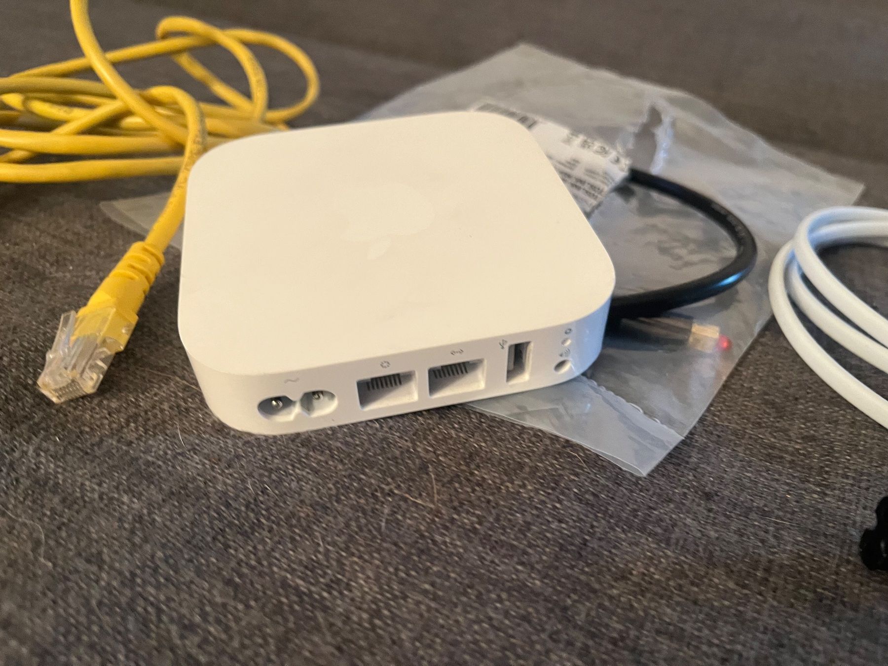 Apple Modem & Router: AirPort Express 2 – Usato da Chiasso venduto da fairy81 1