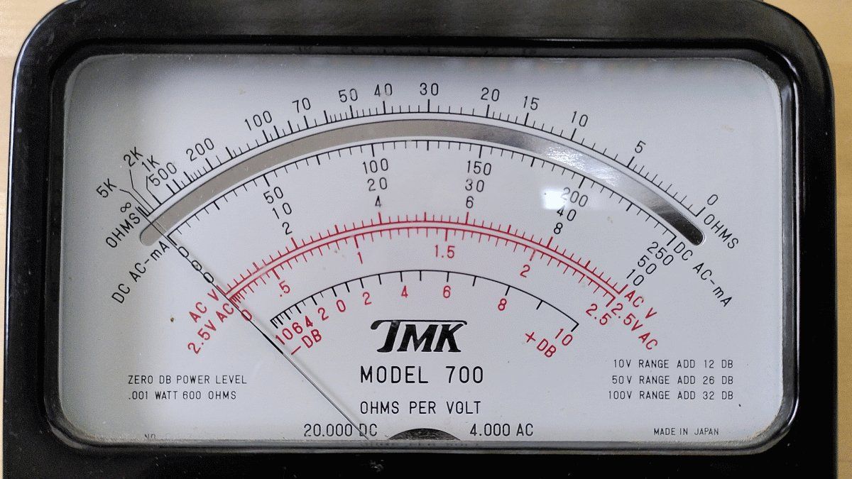 Mesurer: Analog Multimeter TMK Model 700 – D'occasion à Mägenwil par Ricoha 3