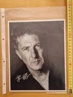 Dustin Hoffmann, Original Autogramm auf Grossfoto in s/w