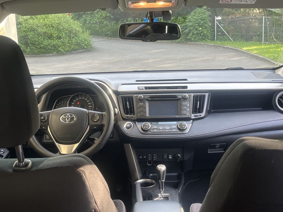 Toyota Automobili: Toyota RAV4 2.0 – Usato da st.gallen venduto da ST.1 4