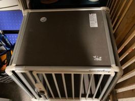 Hundebox (H,66cm B,81.5cm L, 92.1cm)