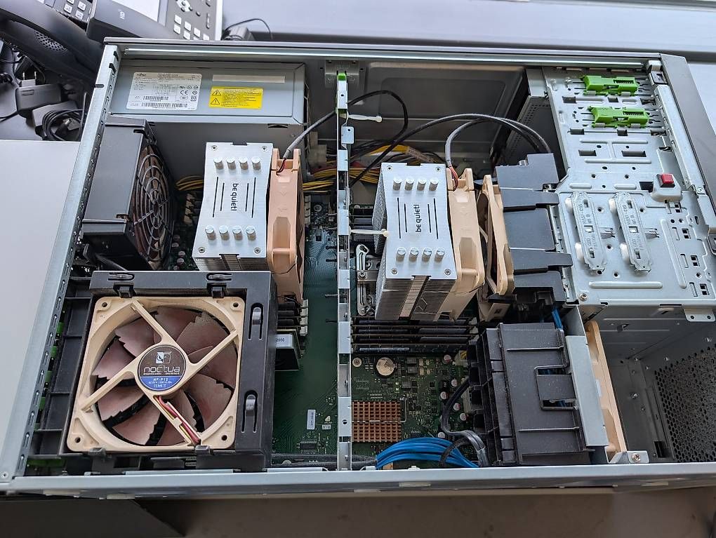 Fujitsu PC: Fujitsu R920, 2x E5-2687W 8-Core, 128 GB RAM, Quadro GPU – Usato da St. Gallen venduto da heikkisorsa