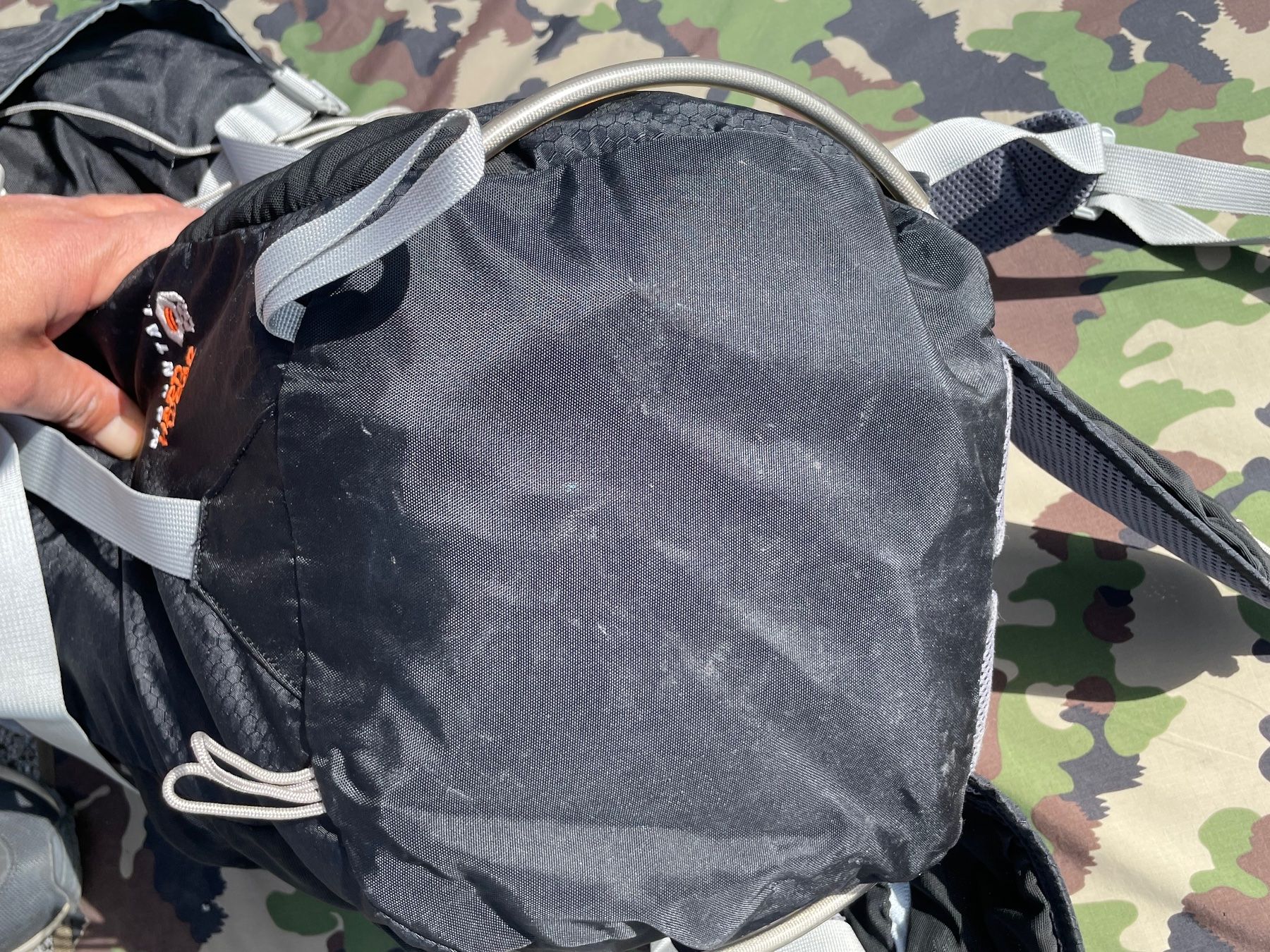 Mountain Hardwear Zaini: Vintage Y2K Mountain Hardware Backpack 25L – Usato da Zürich venduto da le_souk 3