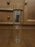 Glasflasche mit Teesieb