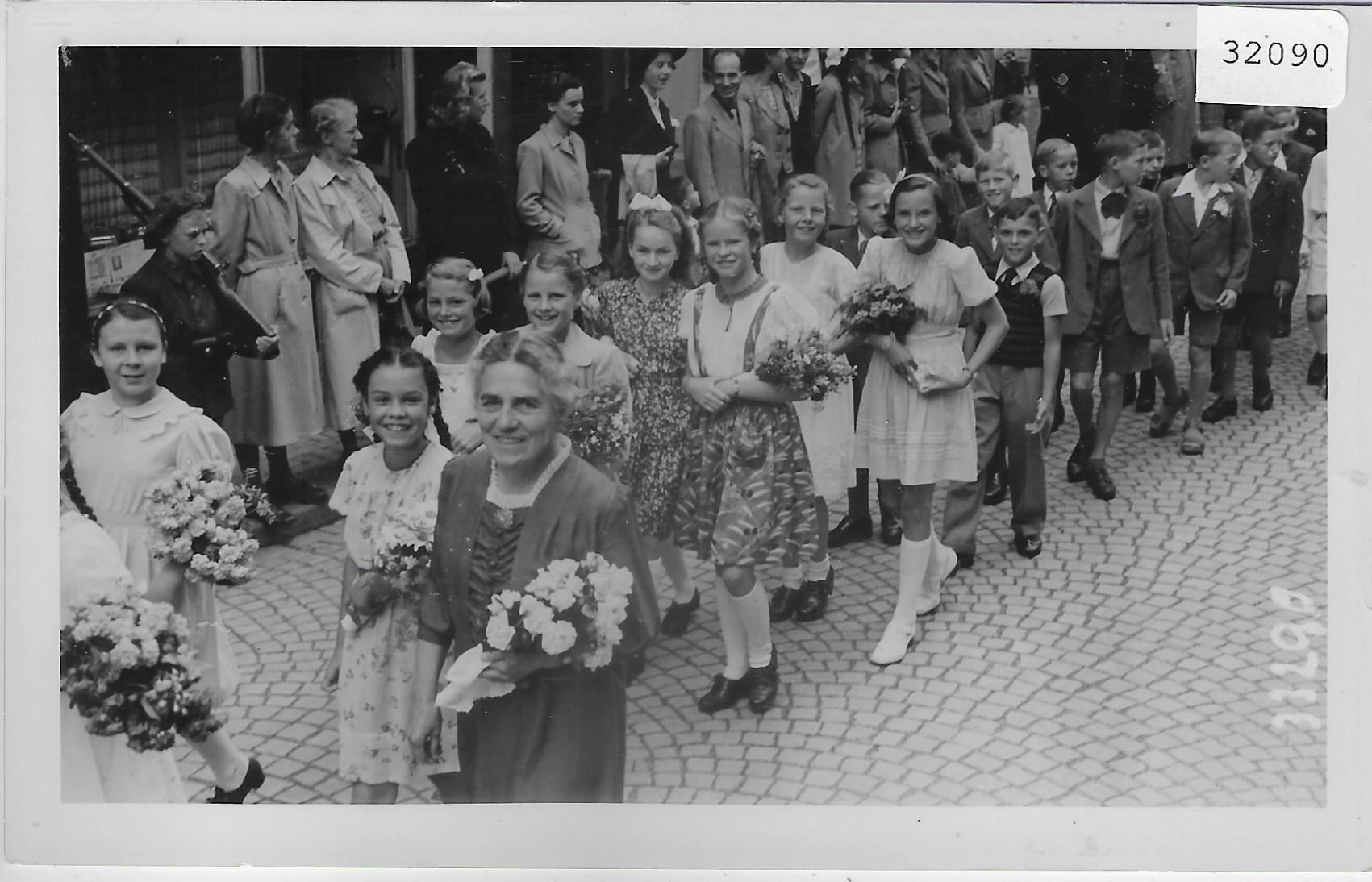 Cartoline postali: Zofingen - Kinderfest – Usato da Ettingen venduto da Kartenplanet