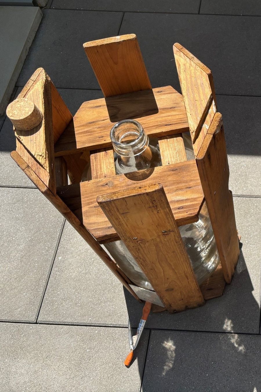 Accessoires: Standflasche im Holzgebinde (1) – D'occasion à Dagmersellen par bumbel 2