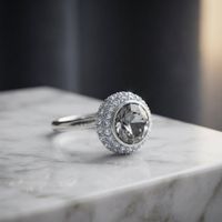 Eleganter Ring mit Swarovski Steinen - Neu