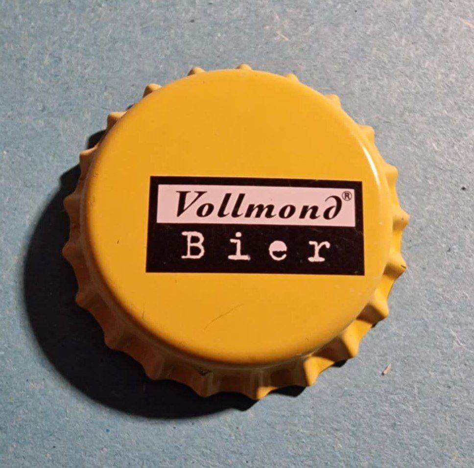 Plaketten & Abzeichen: Pin Verschluss Vollmond Bier – Gebraucht aus Härkingen von specialshapes
