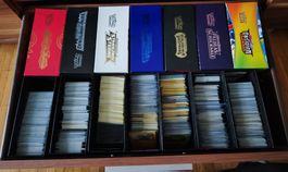 📦 1000 Pokémon Karten – Deutsch – Boosterfrisch – NM