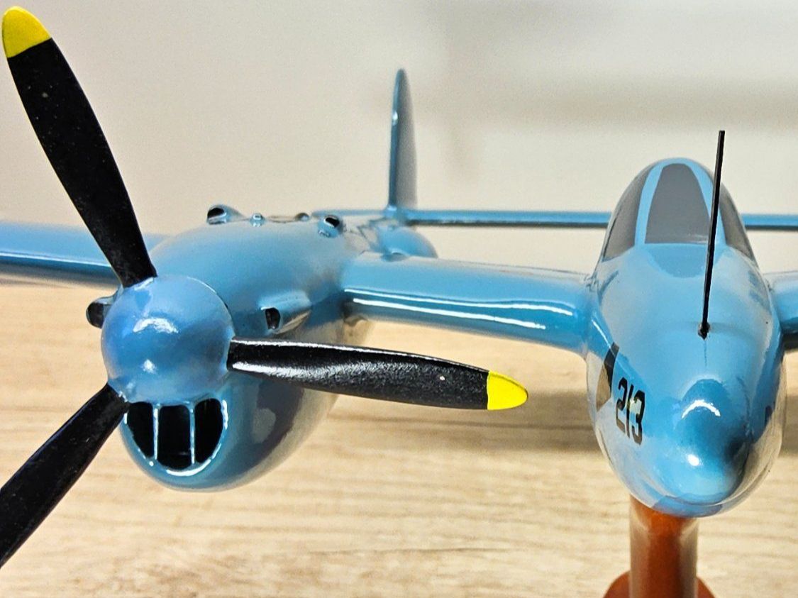 Lockheed Kit di modellismo & Modellini statici: Lockheed P-38 Lightning __ Saint-Exupéry __ edles Holzmodell – Usato da Uerikon venduto da Airport68 9