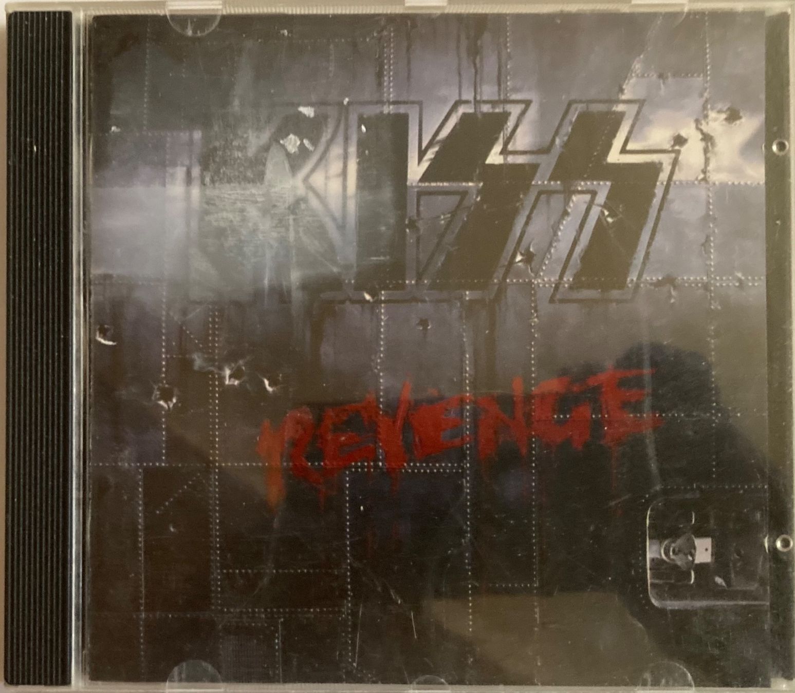 CD: KISS - REVENGE – Usato da Poliez-Pittet venduto da Newtown-Records