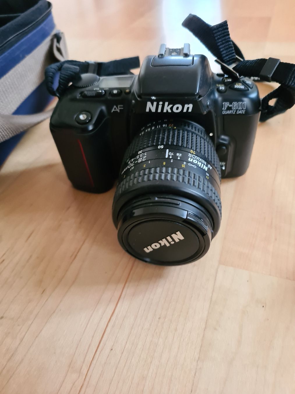 Nikon Kamera: Nikon Kamera – Gebraucht aus Waldkirch von Hypertenuse
