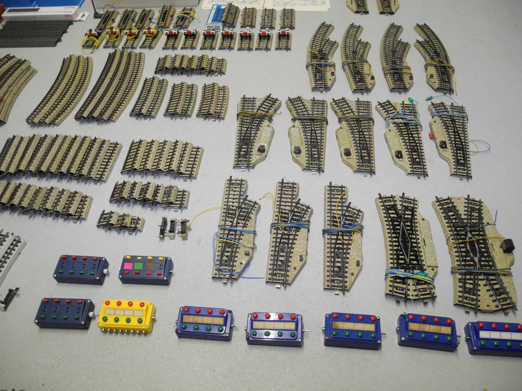 Märklin Modellini di ferrovie: Märklin HO M-Gleis Konvolut – Usato da Güttingen venduto da romli 7
