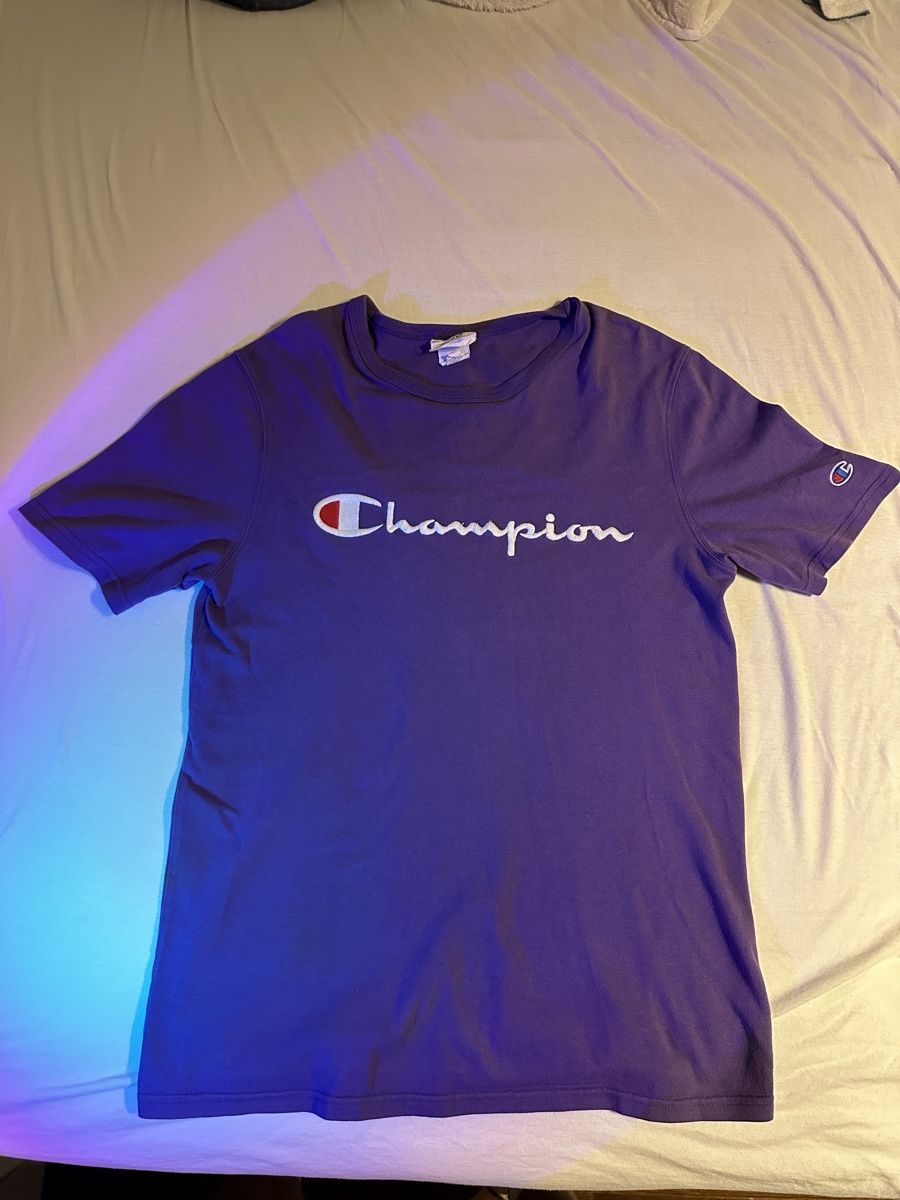 Champion T-shirt: Champion T-Shirt – Usato da spreitenbach venduto da allyouneed24 1